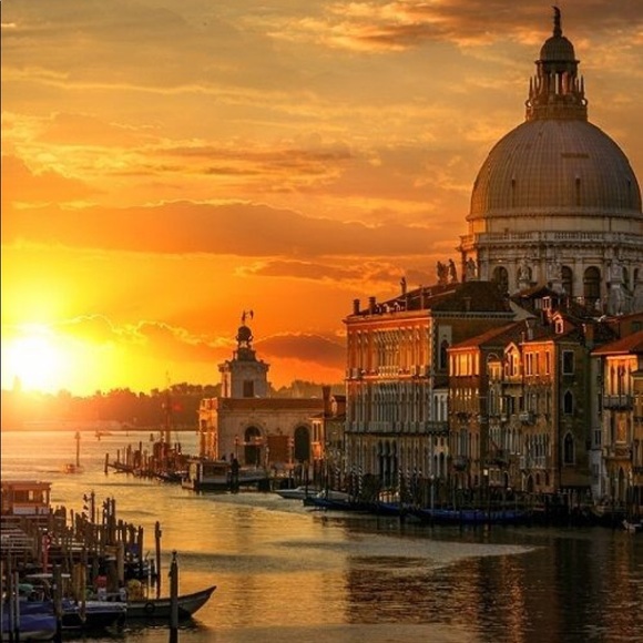 Meet your Posher - Picture 7 of 16